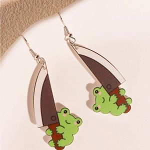 🛍️2/$20 🐸 Spooky Season Cute Frog Earrings Holding Giant Knife, New